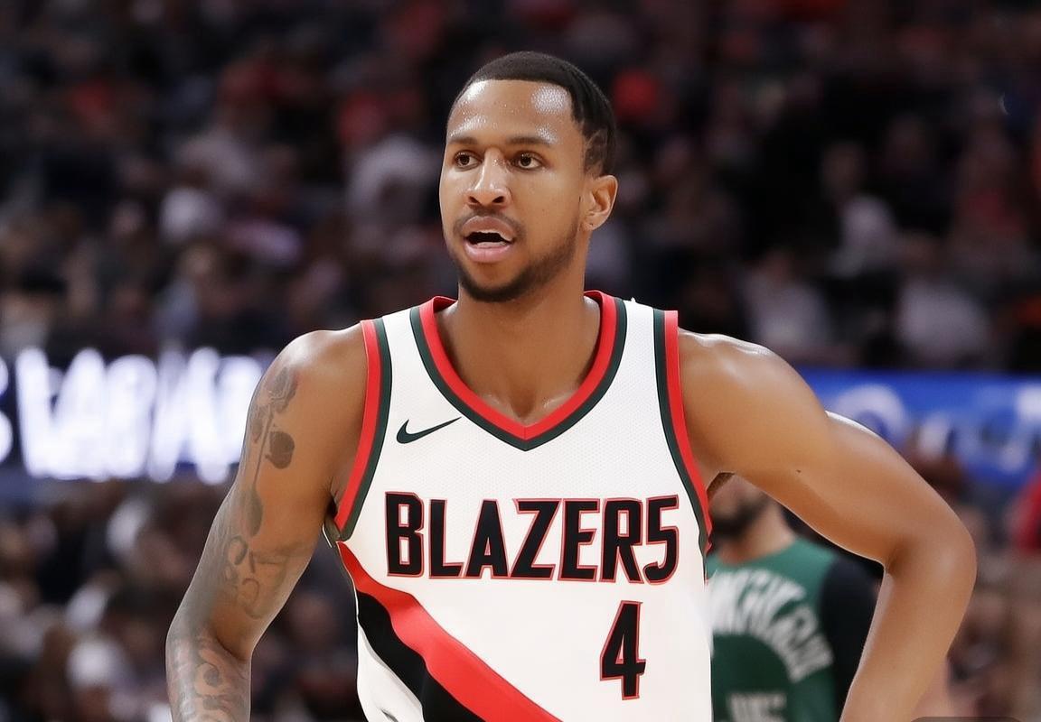 雄鹿队凯尔特人开拓者三方交易方案：雄鹿得布罗格登成最大赢家